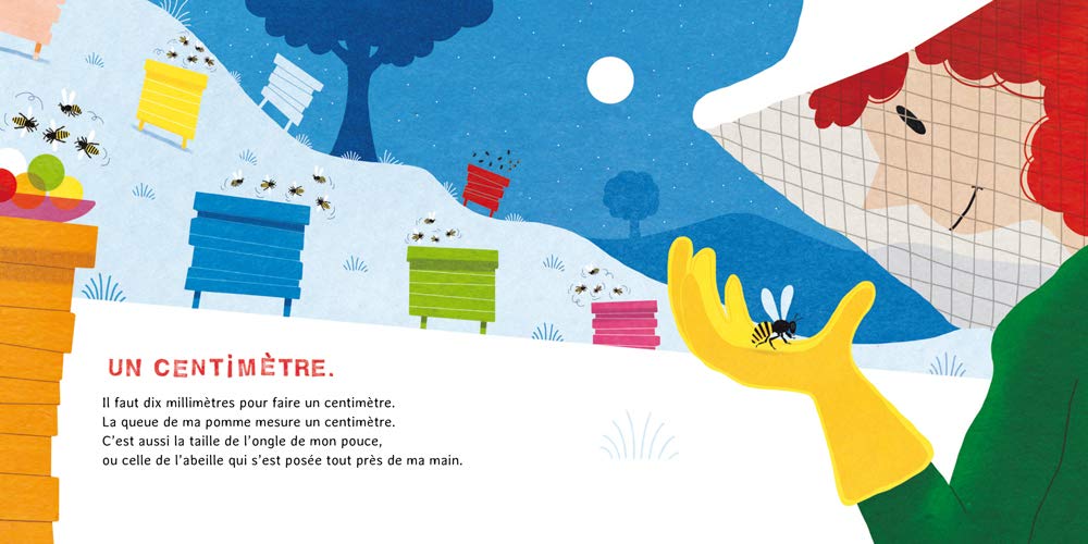 Illustration d'une personne en gants jaunes tenant une abeille dans sa main, avec des ruches colorées et des abeilles autour, sur un fond de paysage coloré.