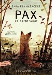 Couverture du livre 'Pax et le petit soldat' de Sara Pennypacker, illustrée par Jon Klassen, présentant un décor naturel avec un animal au premier plan.