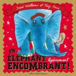 Couverture du livre 'Un éléphant légèrement encombrant' avec un éléphant bleu et un personnage sur son dos, sur fond rouge.