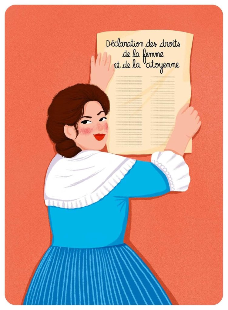 Femme affichant la Déclaration des droits de la femme et de la citoyenne sur un mur, avec un fond orange.