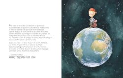 Un enfant avec un chapeau rouge se tient sur le globe terrestre, entouré d'un ciel étoilé.