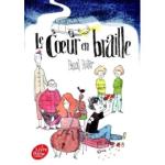 Couverture du livre 'Le Coeur en braille' avec des illustrations colorées et des personnages divers autour d'un violoncelle.