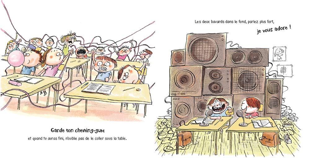 Une scène amusante en classe avec des enfants qui montrent des expressions exagérées, certains levant la main, un autre soufflant une bulle de chewing-gum. En arrière-plan, deux enfants sont assis à des bureaux munis de gros haut-parleurs, tandis que des message humoristiques apparaissent.