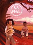Couverture d'une bande dessinée intitulée 'Lulu et Nelson', montrant une jeune fille tenant un chat et un garçon assis à côté d'un arbre, avec un paysage coloré au loin.