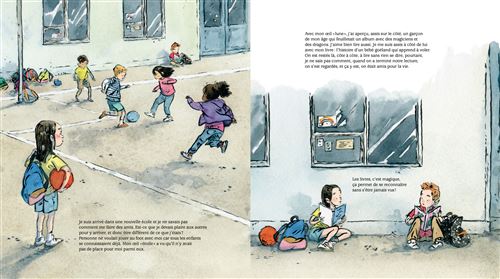 Une illustration colorée d'enfants jouant dans une cour d'école, certains dribblent un ballon, d'autres discutent. Il y a des jeux et des activités en cours dans un environnement scolaire.