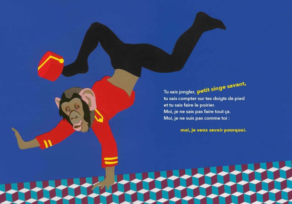 Un singe habillé en costume rouge et chapeau, effectuant une acrobatie sur une main, avec un fond bleu et un motif géométrique en bas.