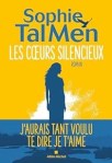 Couverture du livre 'Les Cœurs Silencieux' de Sophie Tal Men, avec un fond jaune et une silhouette au bord de l'eau.