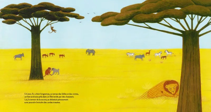 Illustration d'un paysage savane avec des arbres, des éléphants, des zèbres et un lion caché dans l'herbe, sous un ciel bleu.
