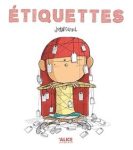 Couverture du livre 'Étiquettes' avec une illustration d'une fille aux cheveux rouges entourée d'étiquettes.