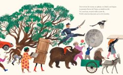 Une illustration colorée montrant des personnages divers transportant des objets, y compris un ours, une porte, et une lune, sous un grand arbre.