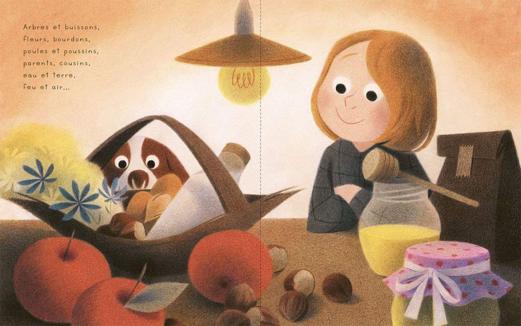 Illustration d'un enfant souriant avec un panier rempli de fruits et de noix, un chien curieux regarde depuis le panier, et des pots de miel et de confiture sont visibles sur la table.