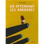 Couverture du livre 'En attendant les barbares' d'Edward Said, avec un personnage stand sur un canon sur fond jaune.